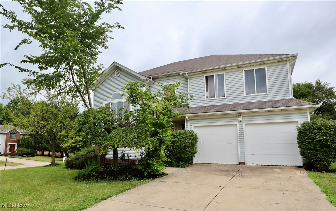 This 3-bedroom, 2.5-bath home in a quite well kept neighborhood in Richmond Heights offers a spacious interior with high ceilings in the main living area, creating an open and comfortable feel. The layout includes a first-floor laundry room for added convenience and a large bedrooms with the master bedroom featuring full private bathroom and a jetted Jacuzzi tub.
The finished basement provides additional usable space—ideal for a home office, recreation room, or storage. Outside, the property includes a fenced-backyard and a built-in in-ground sprinkler system surrounding the home to help maintain the lawn with ease.
Located close to shopping malls, freeways, parks, schools and emergency services.