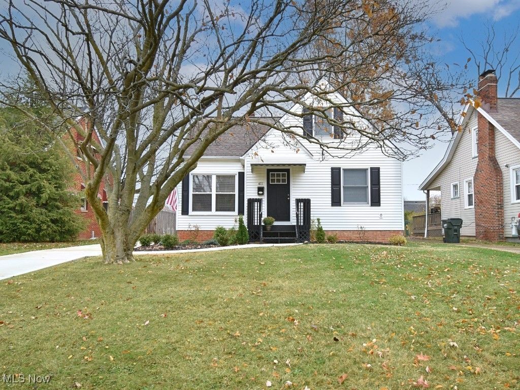 Photo of 411 E 270th Street, Euclid, OH 44132 (MLS # 5173349)