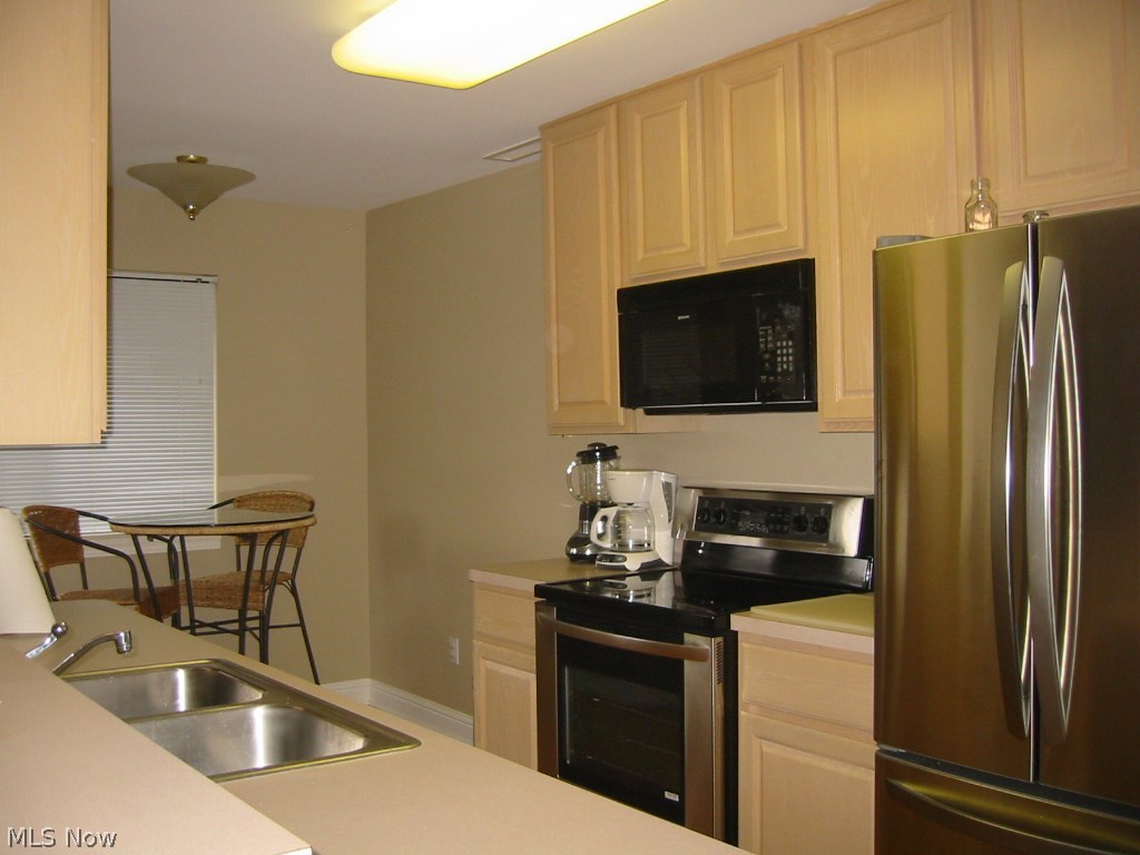 Enclave/Rosemont Rdg Condo Own - Residential