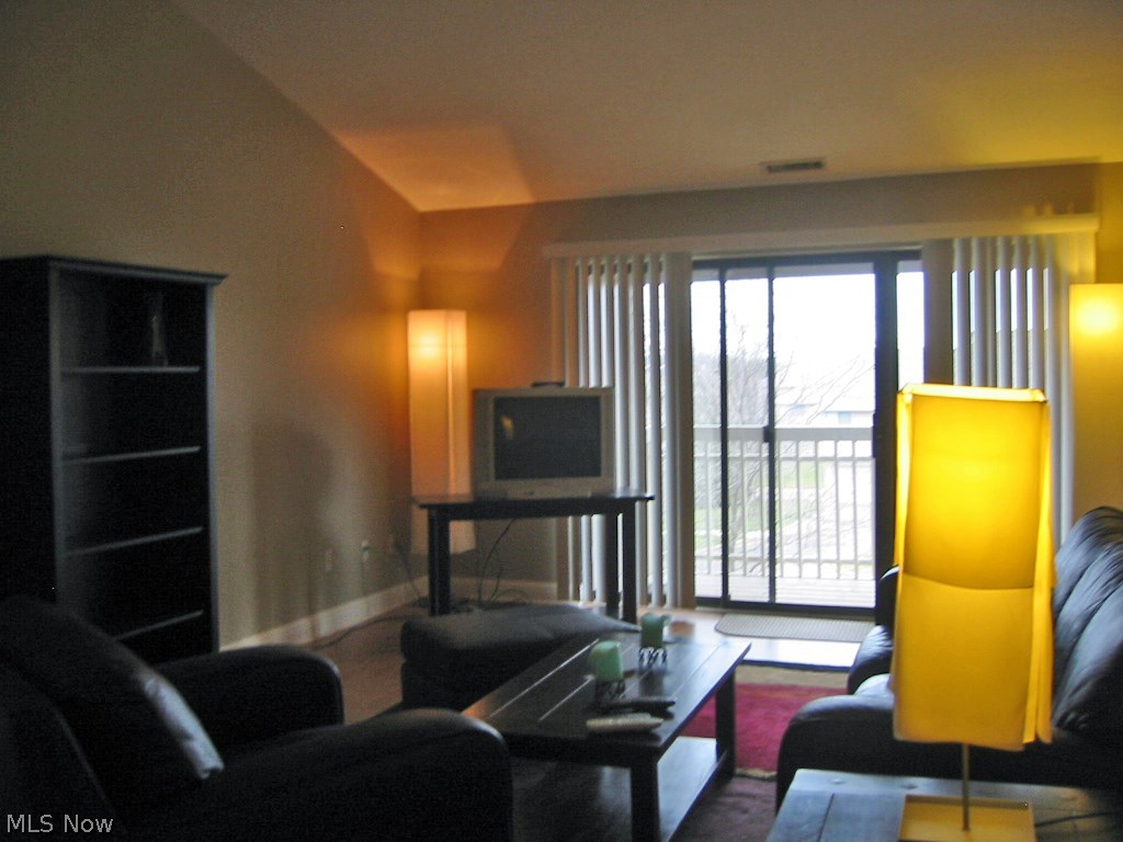 Enclave/Rosemont Rdg Condo Own - Residential