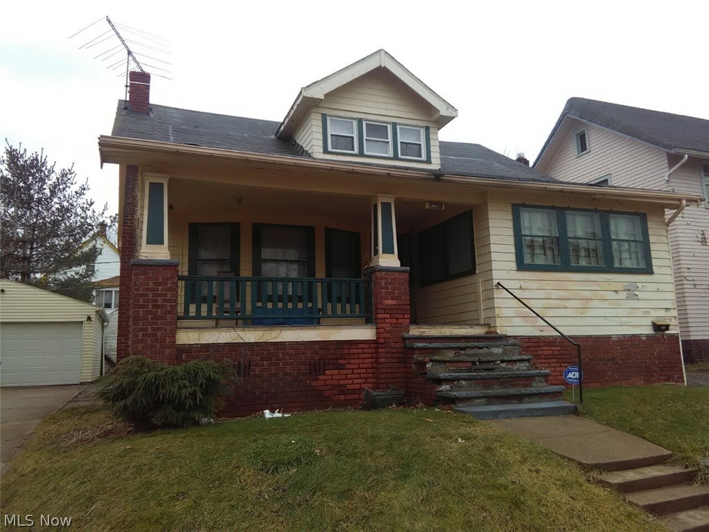Cape Cod Style home in East Cleveland! This home features a cozy living room w/decorative fireplace. 3 Bedrooms; full bath. Schedule your showing Today and submit your offer.