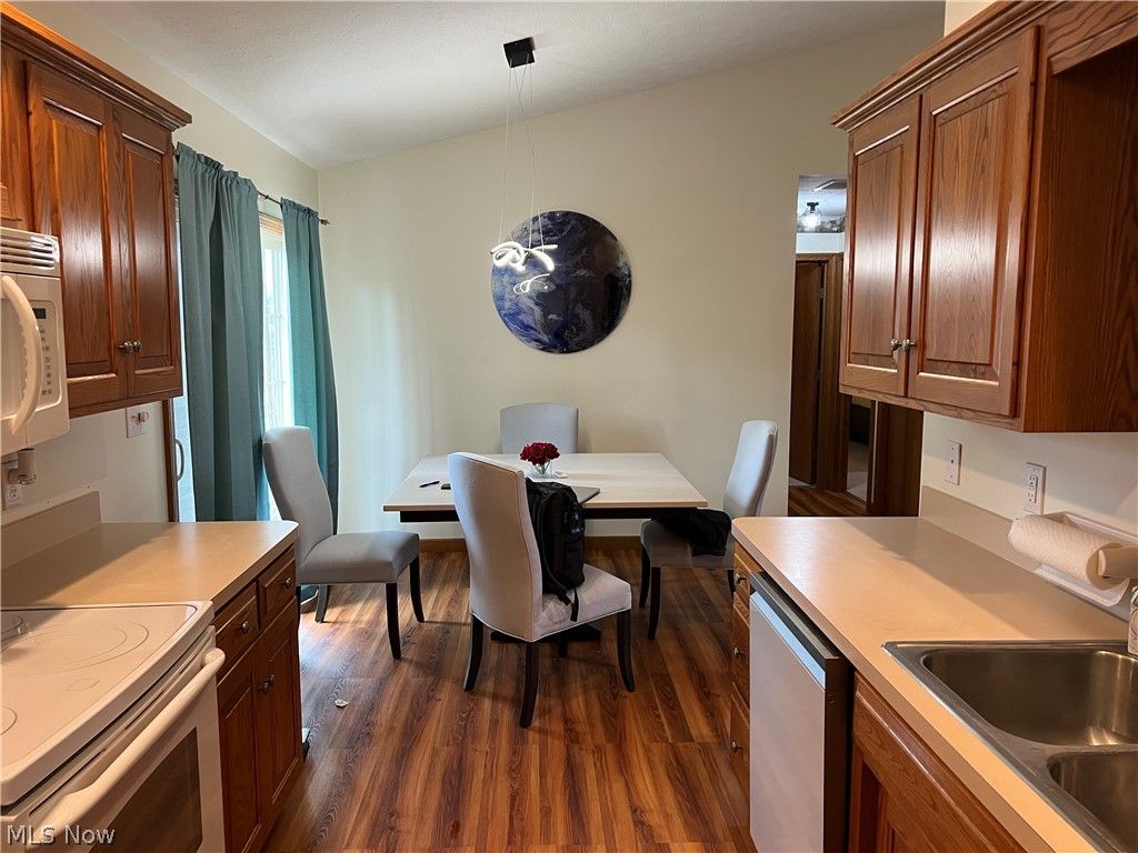 Photo of 945 E Jackson Street, Millersburg, OH 44654 (MLS # 5195423)