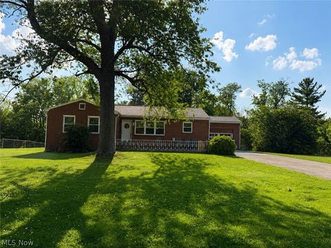 Homes For Sale - 200 Hillcrest Dr<br/> Wellsburg, WV 26070
