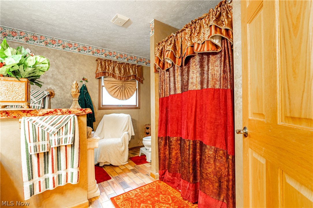 Valli Hi Acres - Residential