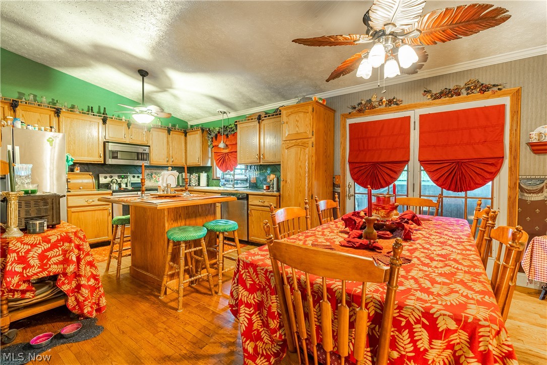 Valli Hi Acres - Residential