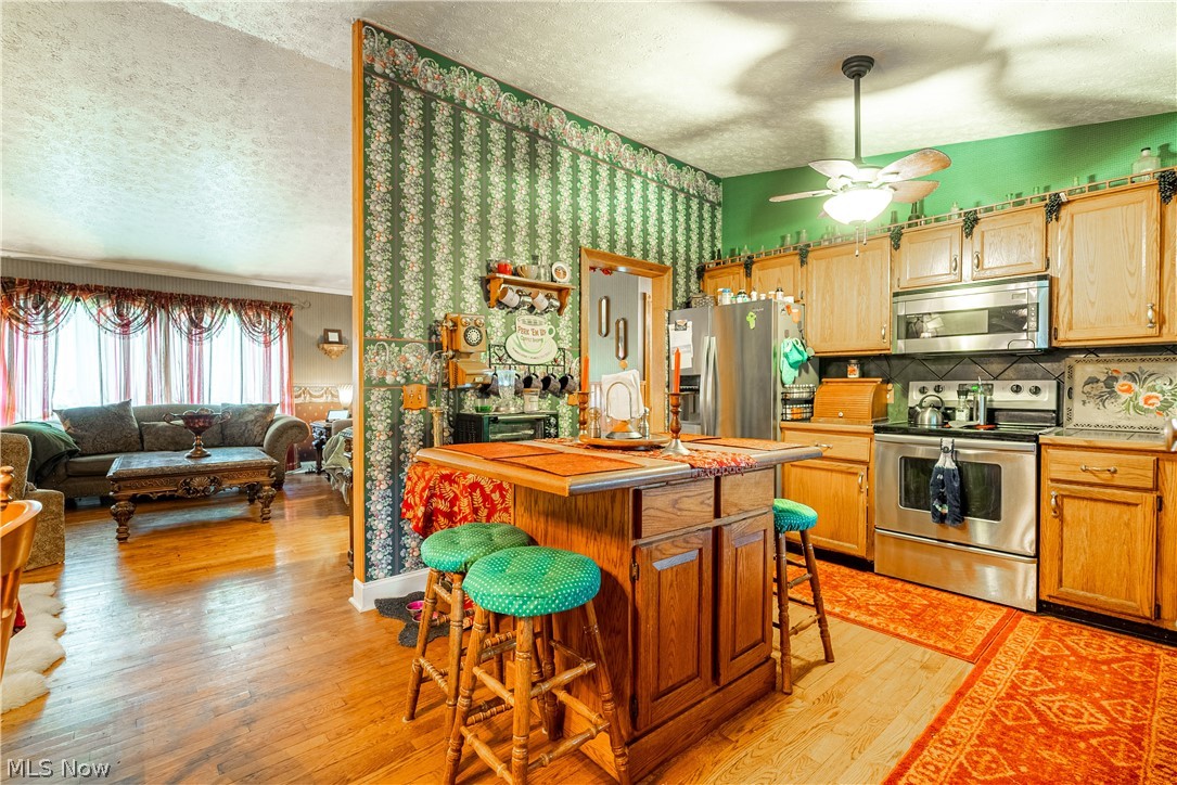 Valli Hi Acres - Residential