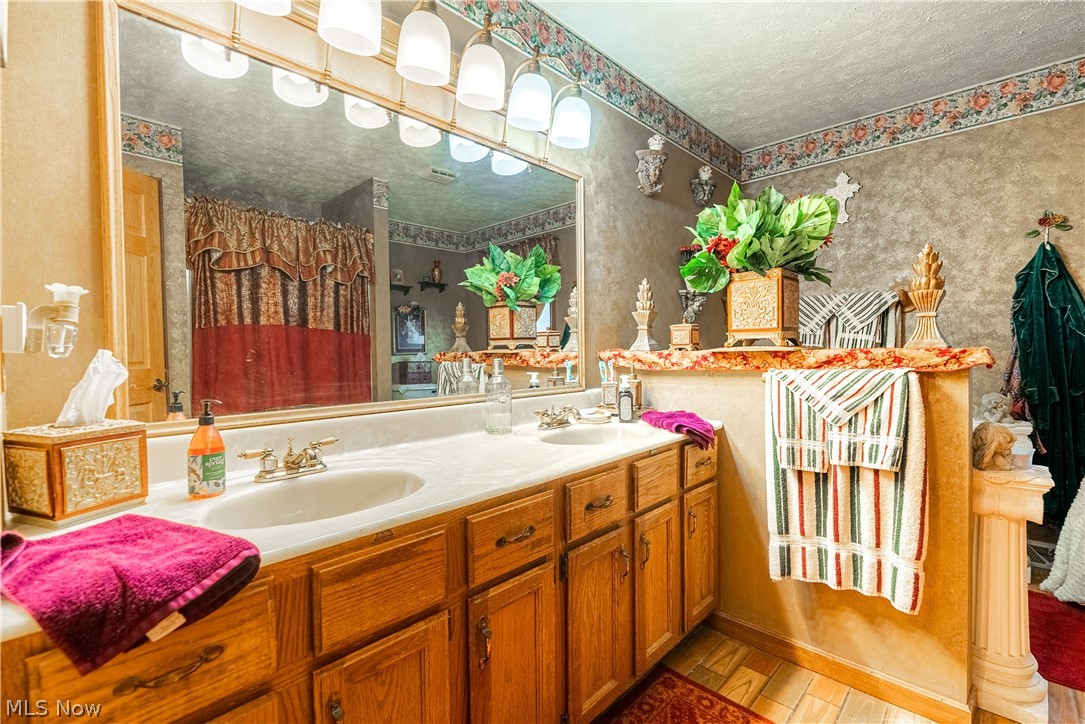 Valli Hi Acres - Residential