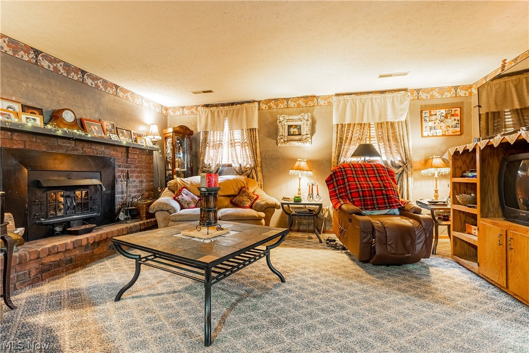 Valli Hi Acres - Residential