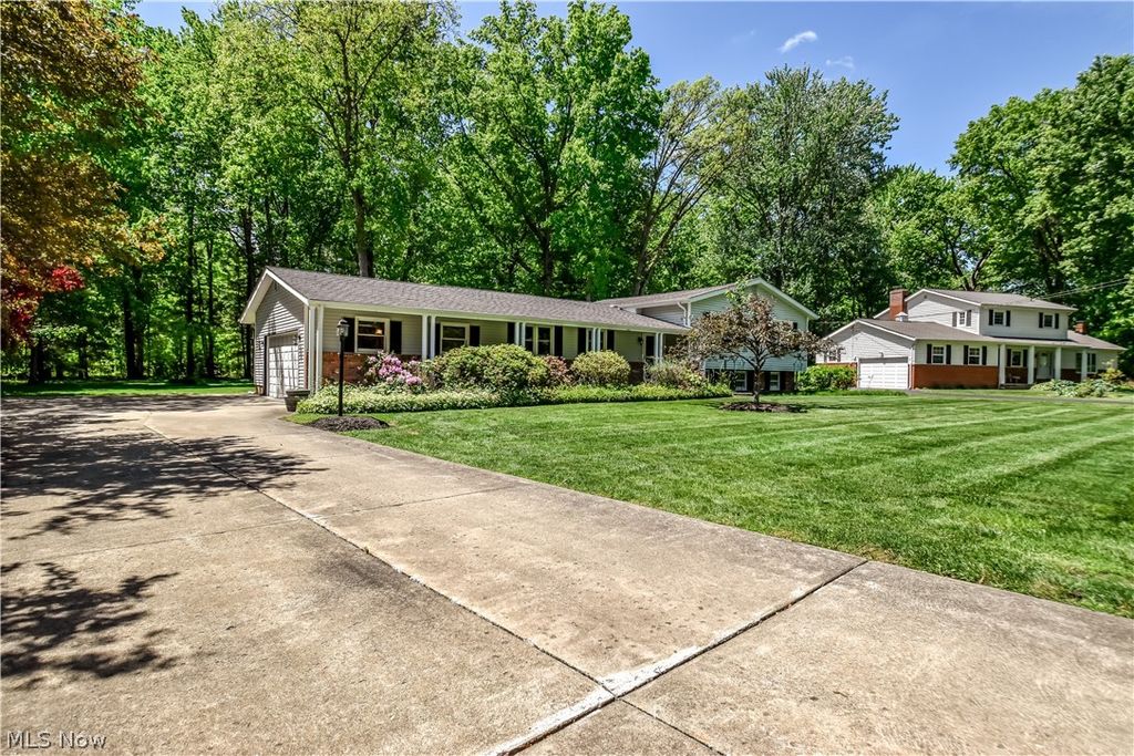 Photo of 9412 Beaver Creek Drive, Mentor, OH 44060 (MLS # 5212176)