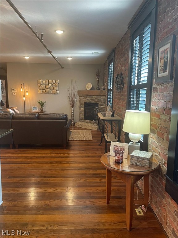 Renajoy Condo - Residential