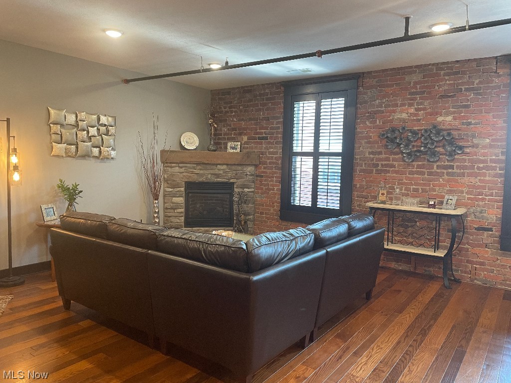 Renajoy Condo - Residential