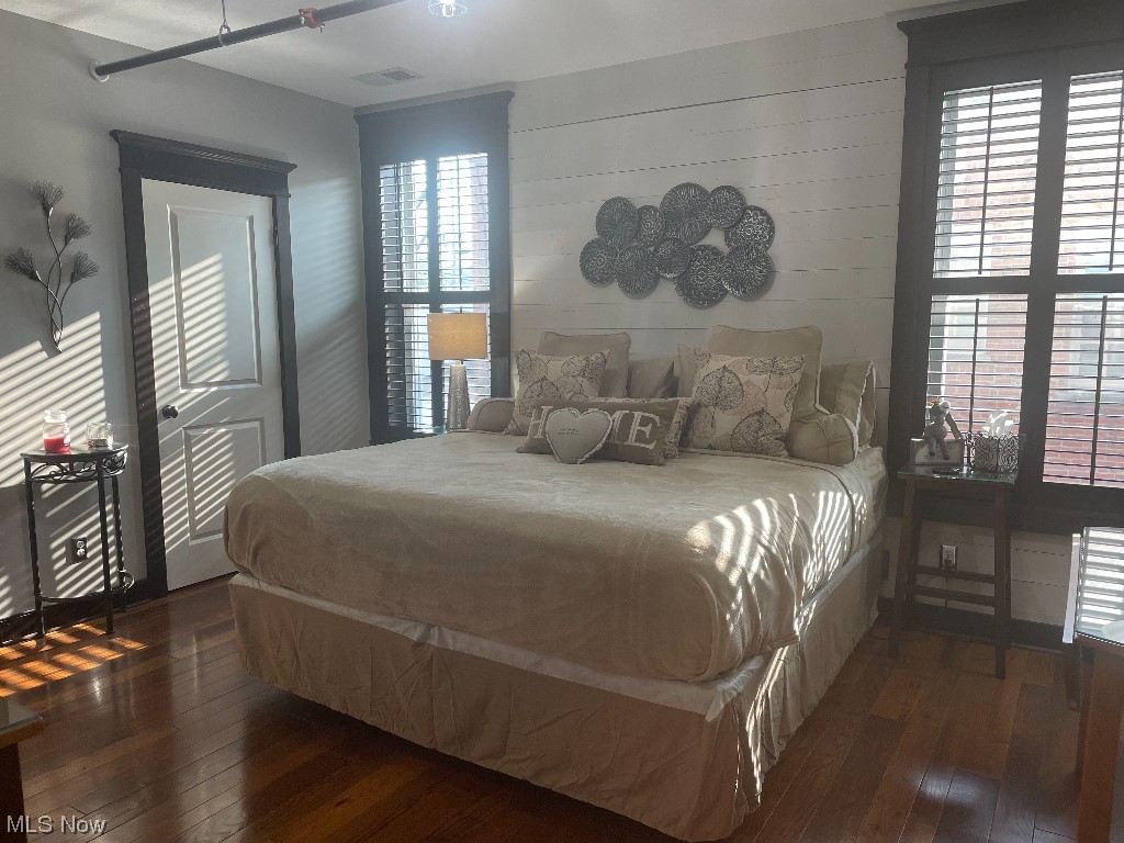 Renajoy Condo - Residential