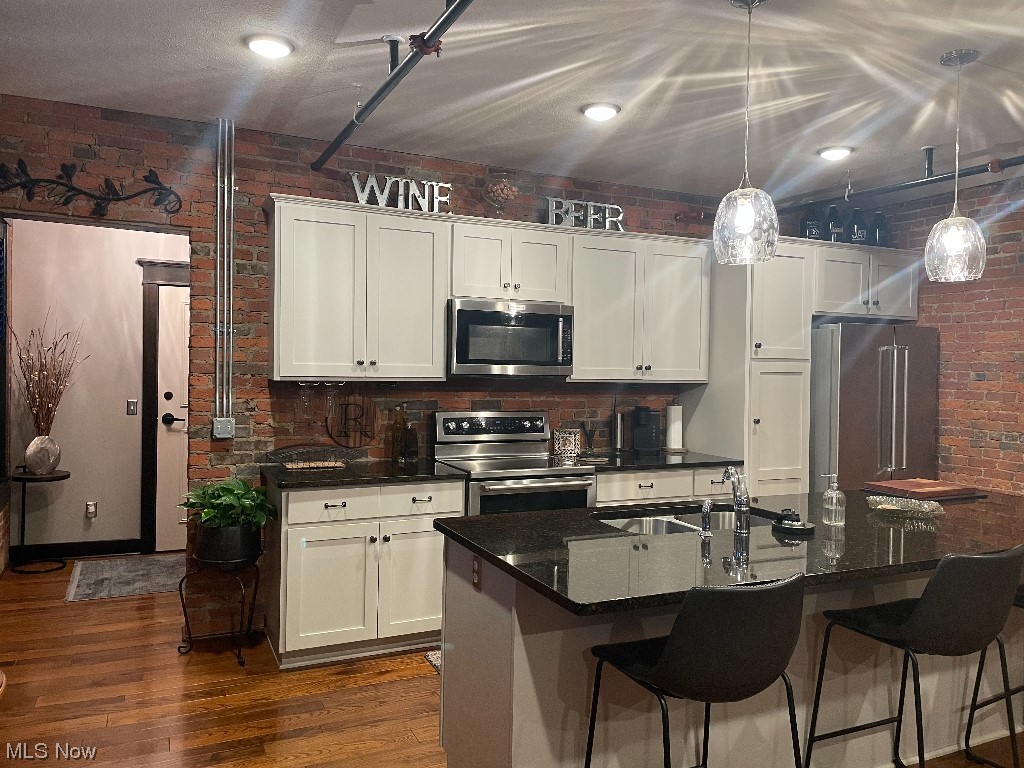 Renajoy Condo - Residential