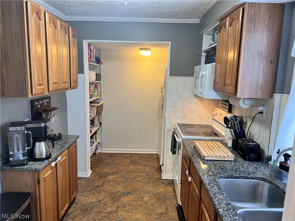 Moores N Barb - Residential