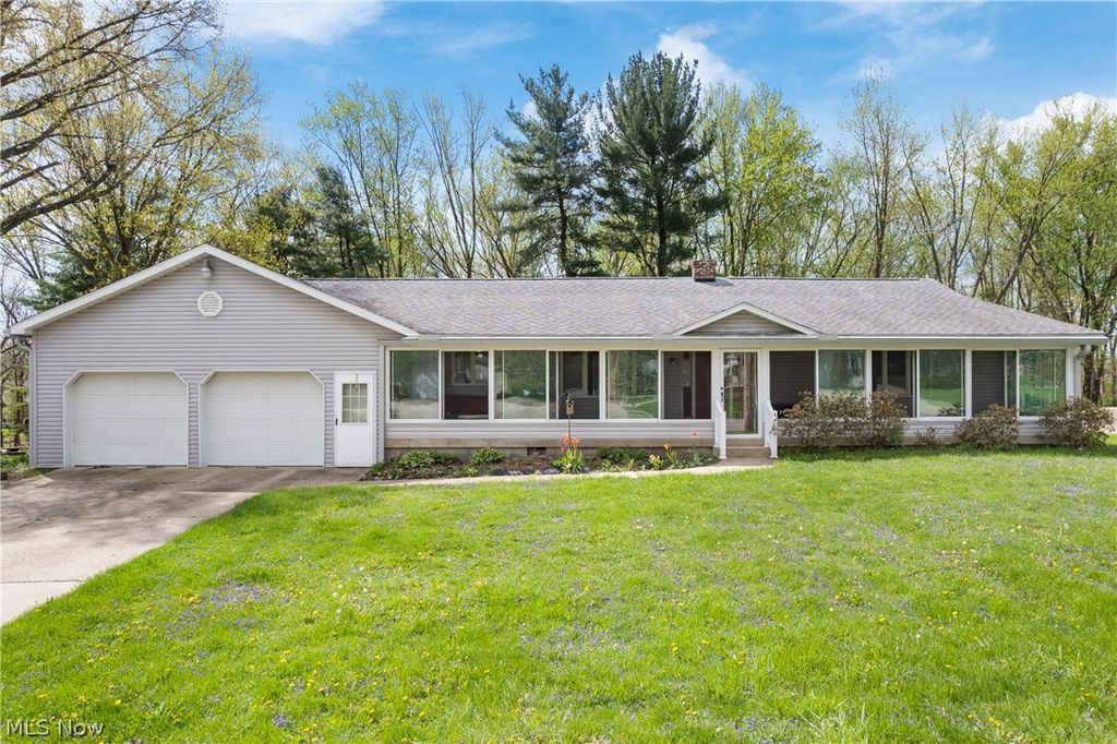 Photo of 527 W Main Street, Dalton, OH 44618 (MLS # 5203165)