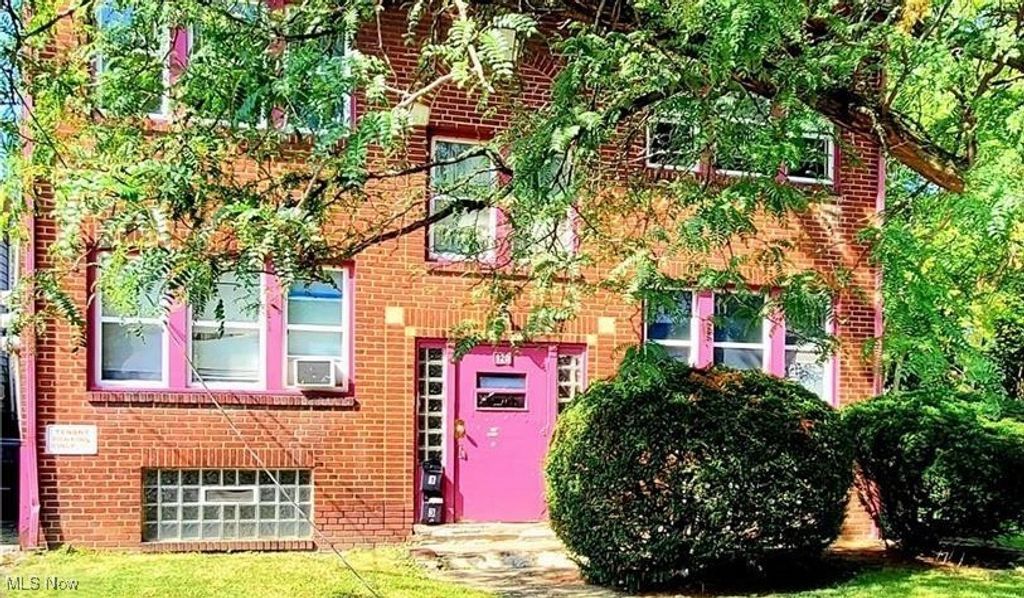 Photo of 920 E 143rd Street, Cleveland, OH 44110 (MLS # 5174137)