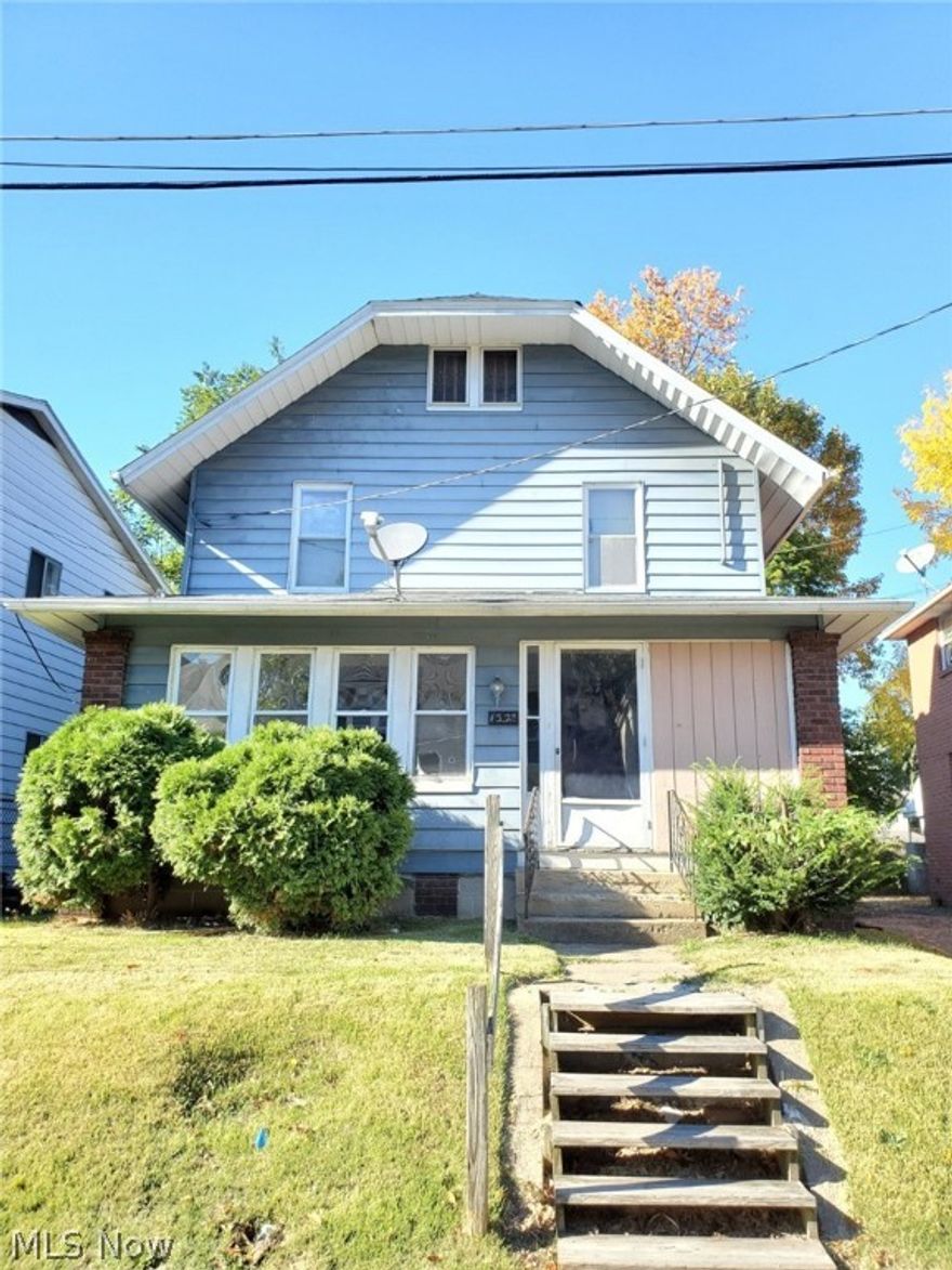 What a great investment opportunity! Upstairs/Downstairs duplex with two carport spaces. Each unit has one bedroom, one bath, kitchen, and living room. The basement is equipped with a Washer/Dryer hook-up. The upstairs unit could be a two bedroom with the installation of an egress from the top floor bedroom. Conveniently located close to local shopping and restaurants. Easy access to I-77 and RT-62. Schedule your showing today!