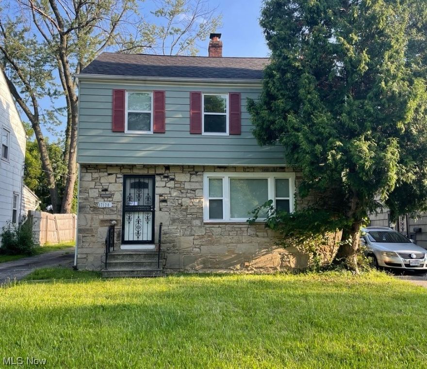 Excellent opportunity for a first time buyer, or investor!  This home just has all the major updates, and just needs a little cosmetic TLC to be perfect.  Waterproofed basement, updated mechanicals, newer roof!  Nicely laid out with good-sized bedrooms, updated kitchen, and a finished rec room.