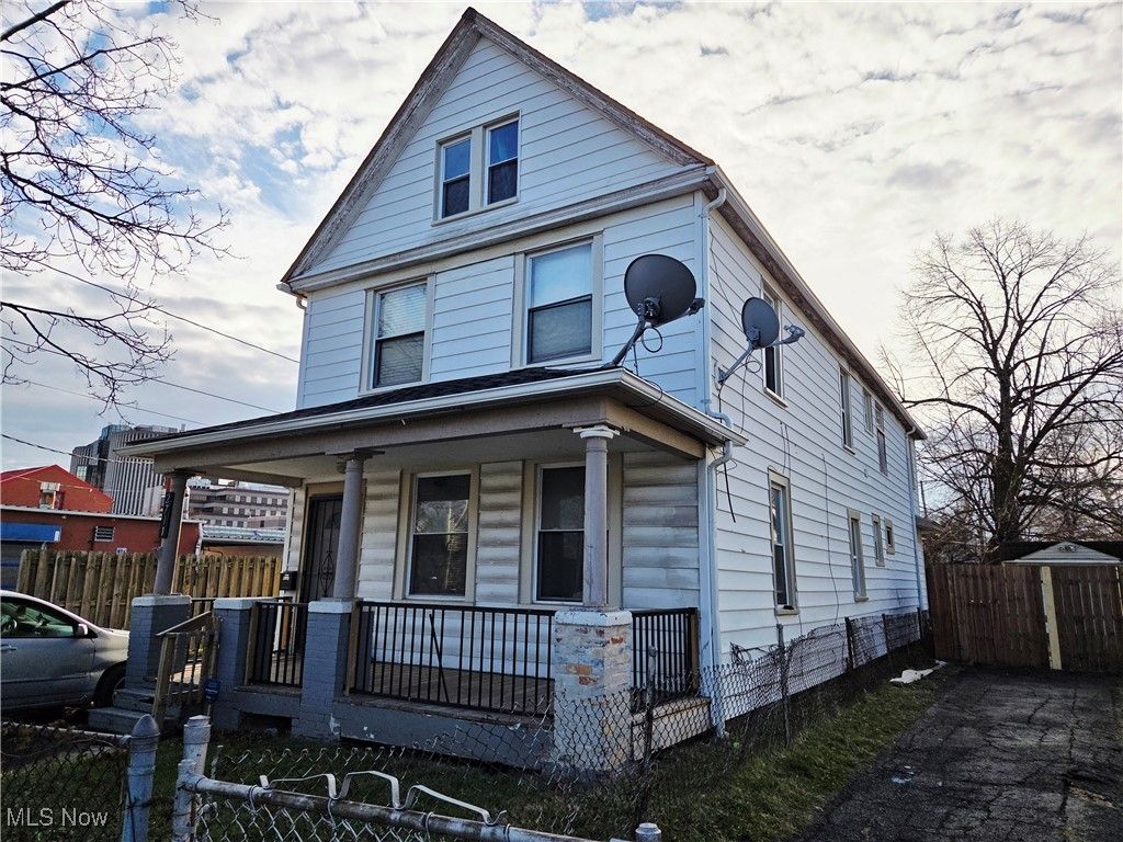 Photo of 2711 Sackett Avenue, Cleveland, OH 44109 (MLS # 5180226)