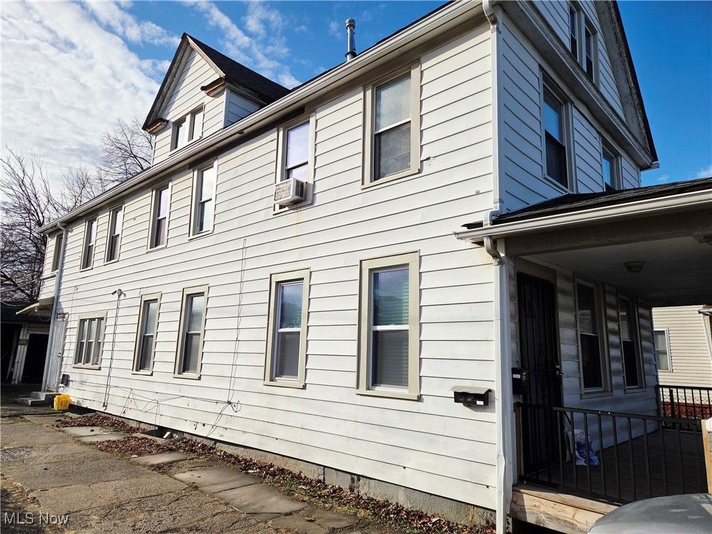 Photo of 2711 Sackett Avenue, Cleveland, OH 44109 (MLS # 5180226)
