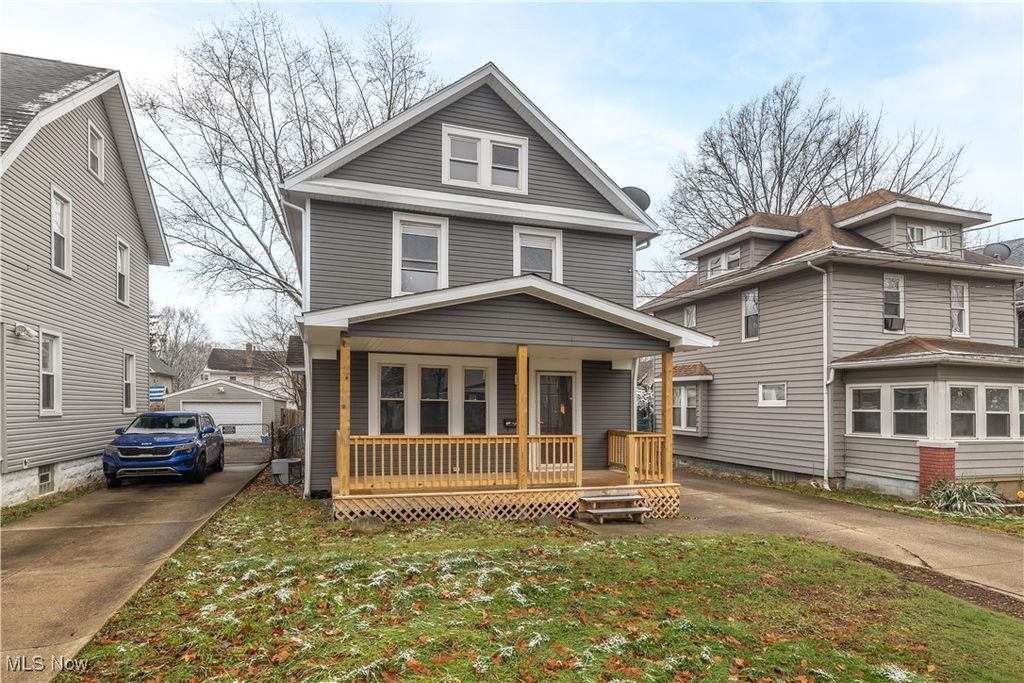 Photo of 162 E Archwood Avenue, Akron, OH 44301 (MLS # 5178721)