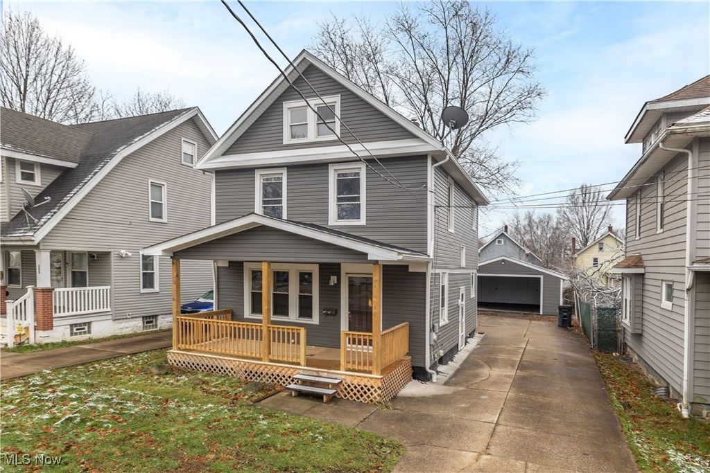 Photo of 162 E Archwood Avenue, Akron, OH 44301 (MLS # 5178721)