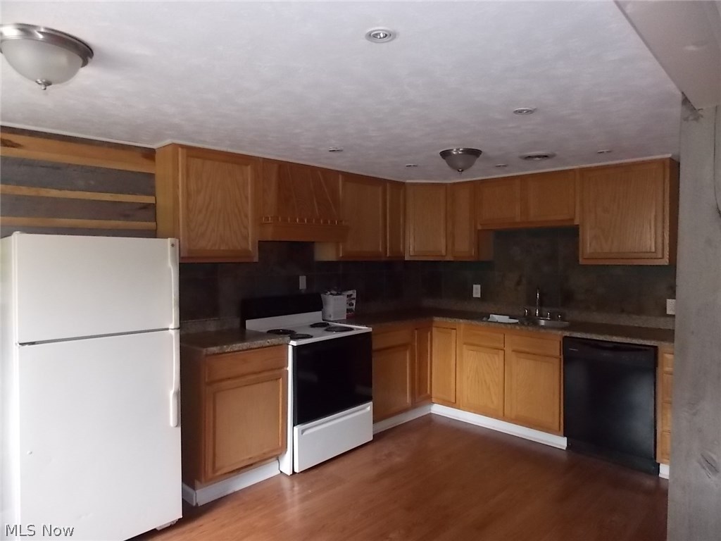 J H Mccall Incs Bedford Hlnd - Residential