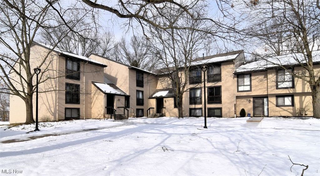 Photo of 6340 Greenwood Parkway #205, Sagamore Hills, OH 44067 (MLS # 5182556)
