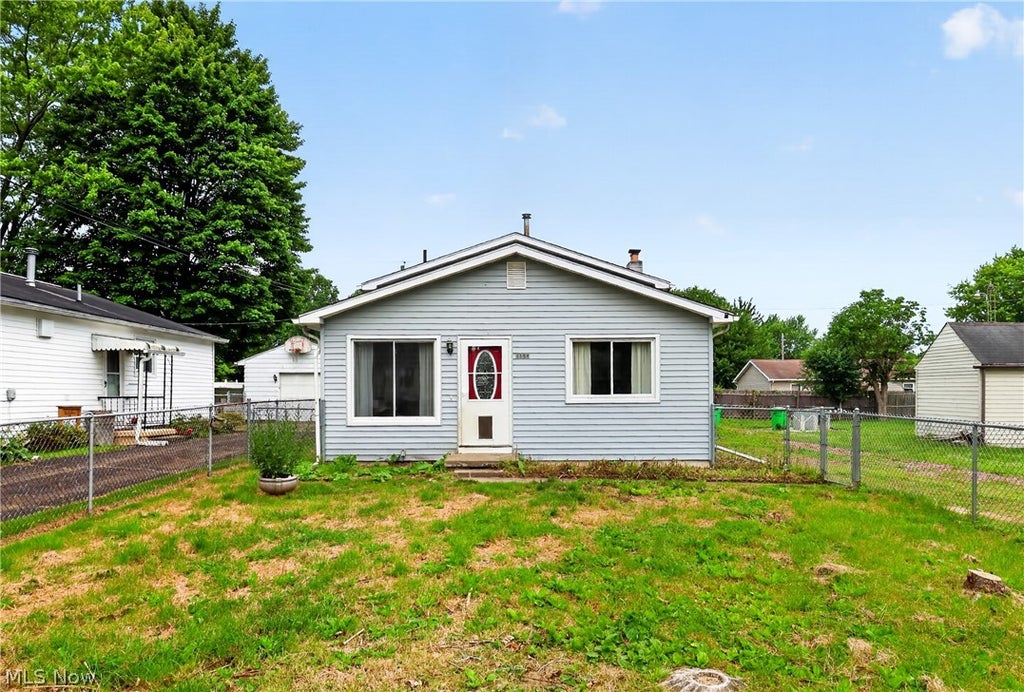 Photo of 1154 Meadowbrook Avenue, Alliance, OH 44601 (MLS # 5222669)