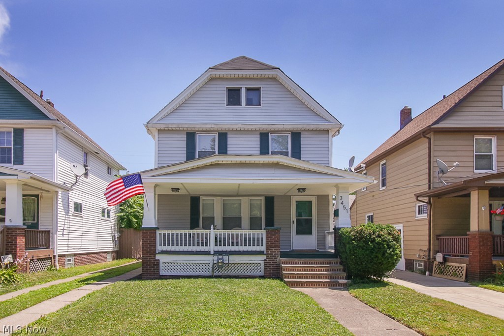 Beautiful home awaits its new owners in a nice Cleveland neighborhood! Fully updated, this house boats a neutral look with attractive finishes.
Durable flooring and freshly painted exterior. Brand new kitchen with stylish backsplash! Backyard area has ample room for outdoor entertainment. Enjoy a spacious front porch during warmer weather. Do not miss out! What a gem!