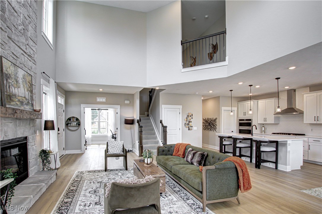 Port Side Condos Ph 1 - Residential