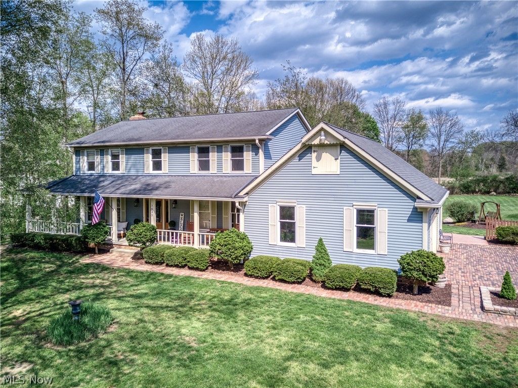 Photo of 1632 Carriage House Drive, Mogadore, OH 44260 (MLS # 5204876)