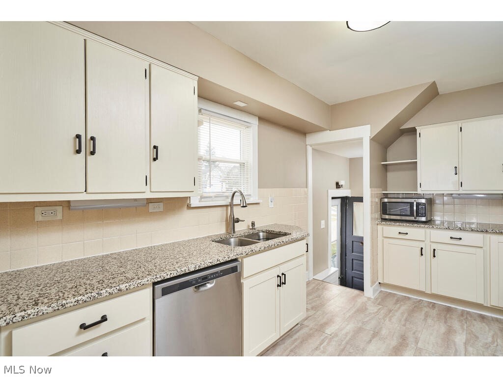 Walter H Tellings Oakmont Sub - Residential