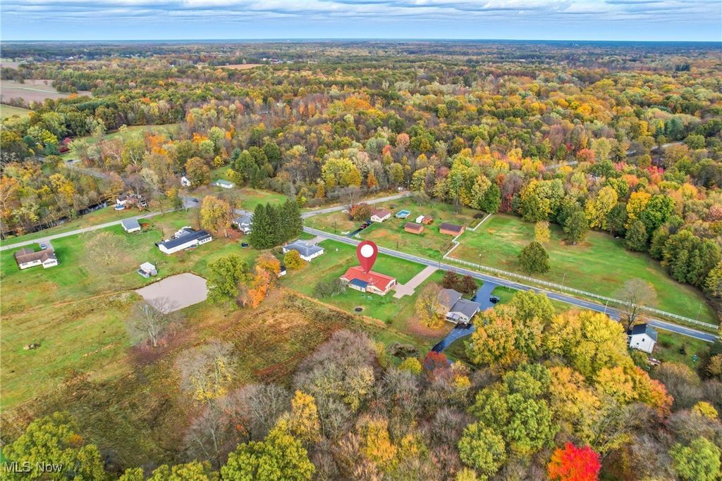 Photo of 1515 Braceville Robinson Road, Southington, OH 44470 (MLS # 5168687)