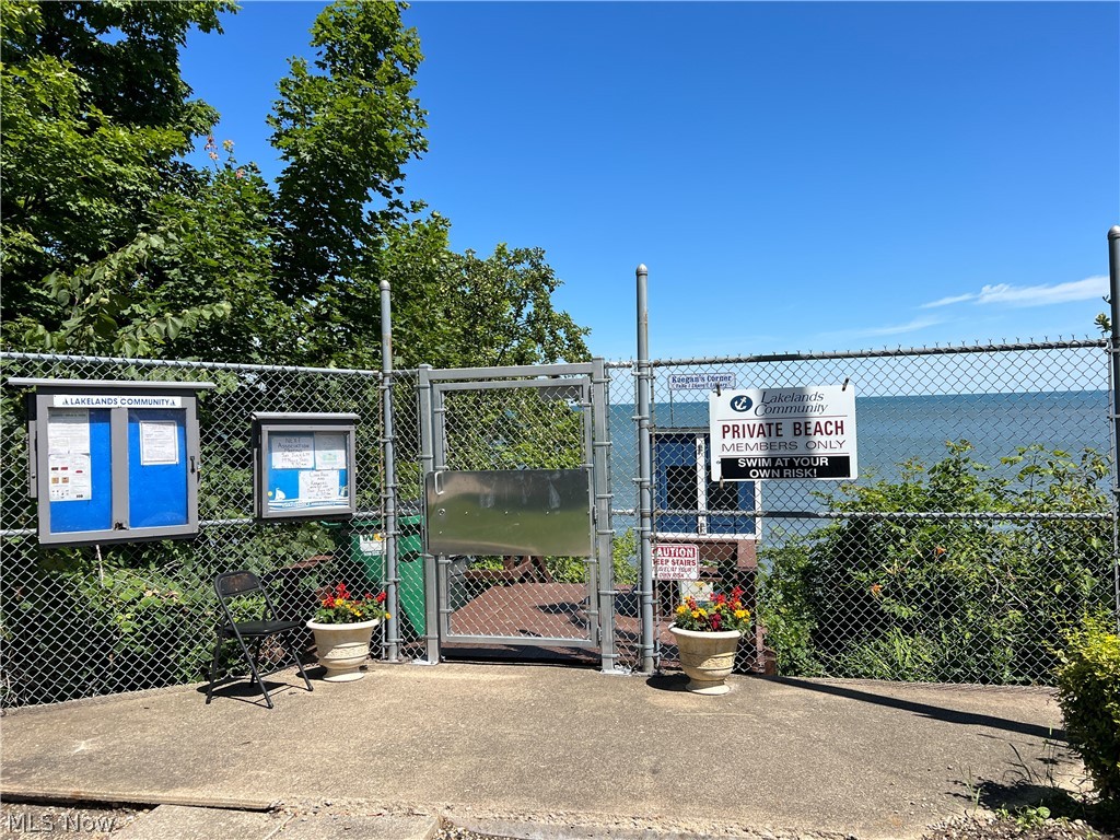 d-202 E Gen On Lake - Residential