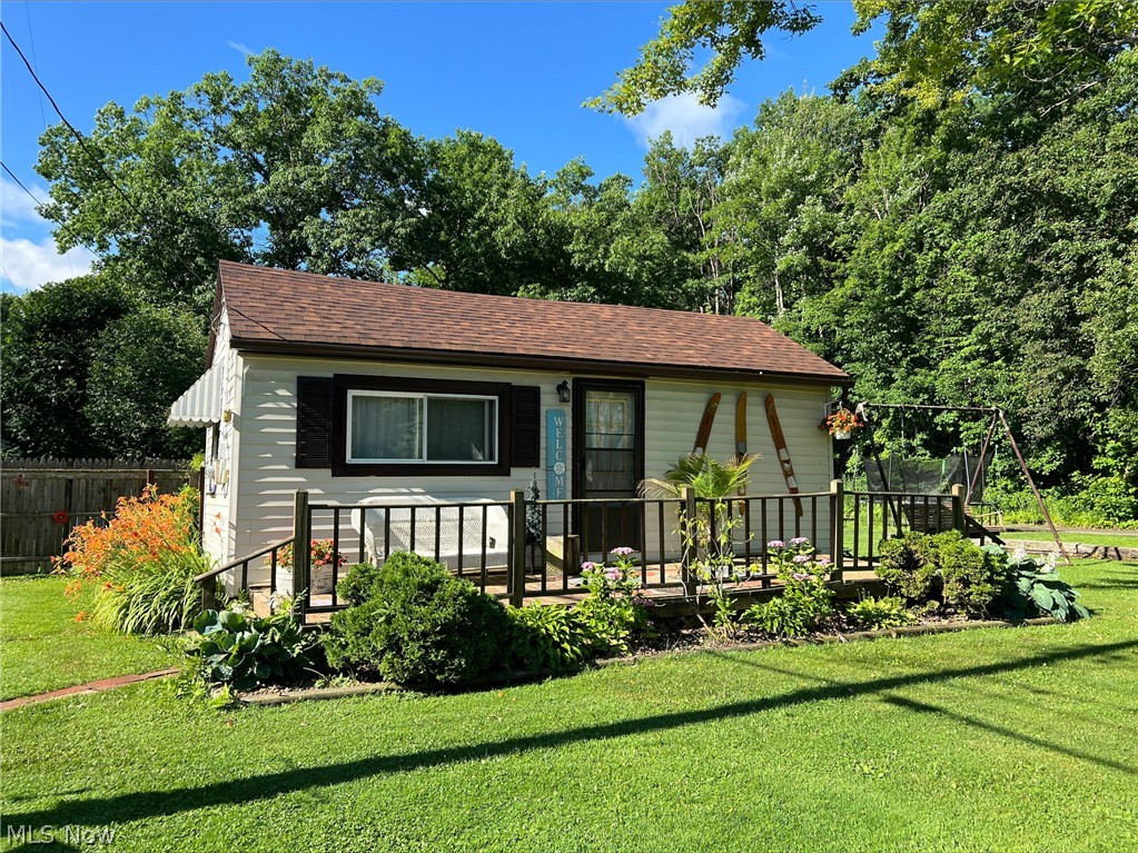 d-202 E Gen On Lake - Residential