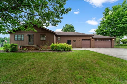 Homes For Sale - 3413 Akins Road<br/> North Royalton, OH 44133