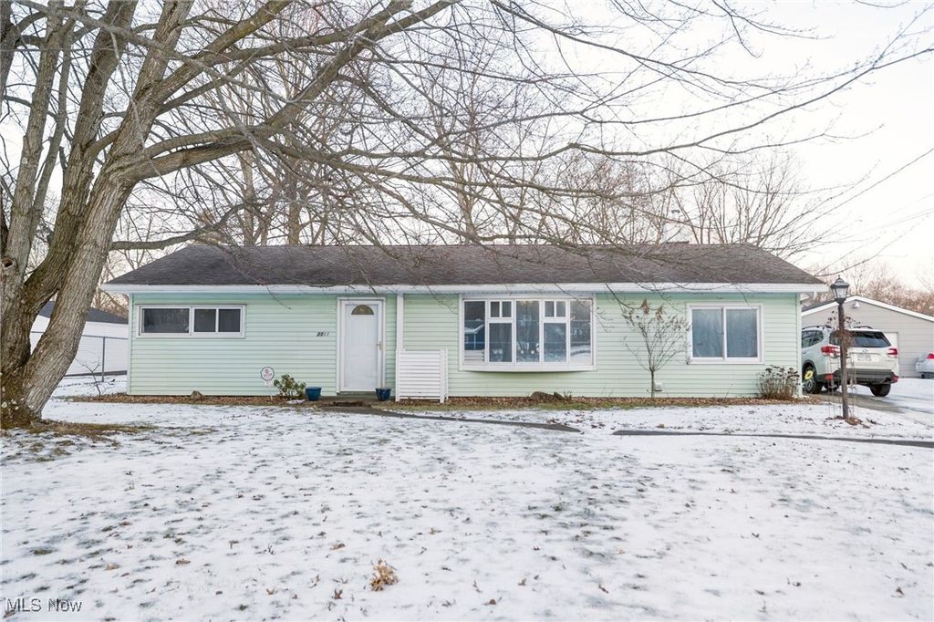 Photo of 3011 Bainbridge Avenue, Youngstown, OH 44511 (MLS # 5183437)
