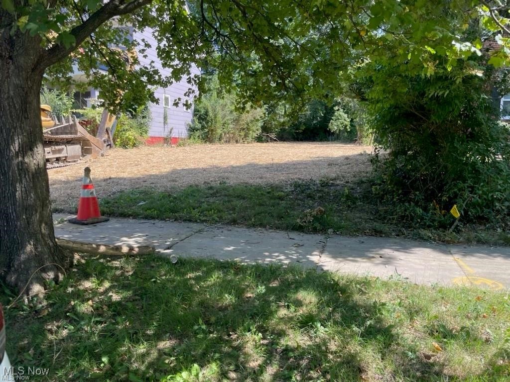 Laura N Stewarts Sub - Land