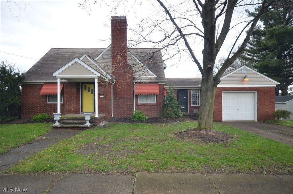 Photo of 1601 Tonawanda Avenue, Akron, OH 44305 (MLS # 5200902)