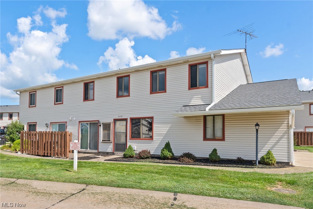 Kings Court Condo - Residential