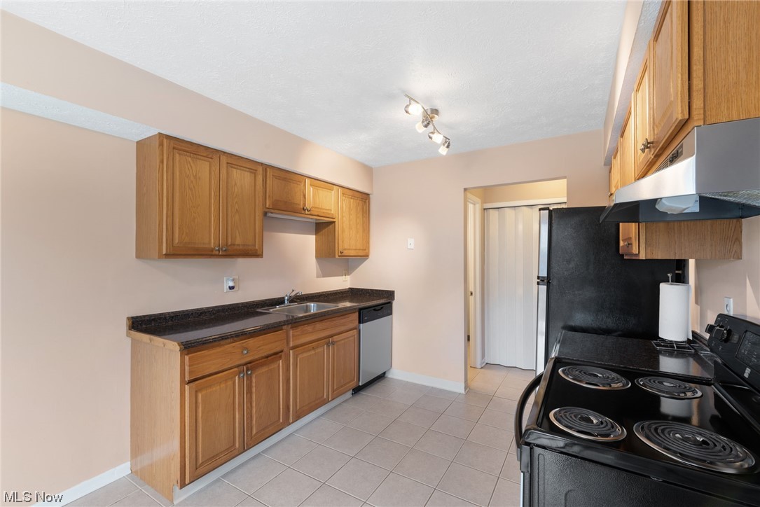 Kings Court Condo - Residential