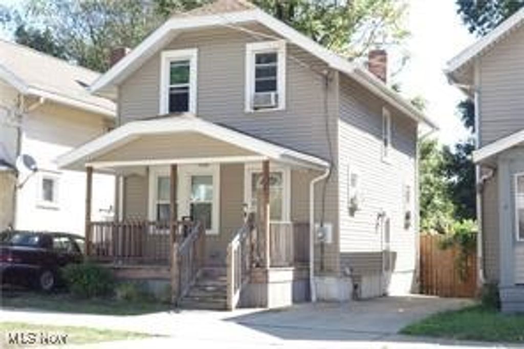 Photo of 685 Brown Street, Akron, OH 44311 (MLS # 5177794)