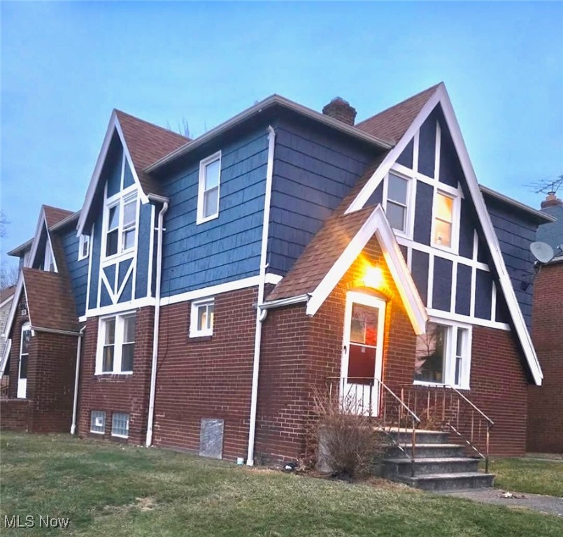 Investor special! This large, well-maintained 6-bedroom, 2-bathroom duplex offers strong cash flow with Section 8 tenants currently
paying $3,000/month in total rent. Updated throughout, each unit features modern finishes, ample living space, and separate utilities. Recent upgrades include newer flooring, fresh paint interior and exterior, updated kitchens and bathroom and newer light fixtures. Tenants are professionally screened and leases are in place. Great opportunity for investors seeking reliable returns with minimal immediate maintenance needs. Don't miss this turn-key asset in a high-demand rental area. POS compliant- no violations.