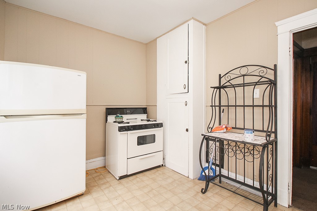 Curtiss & Ambler & H M Tylers - Residential Income