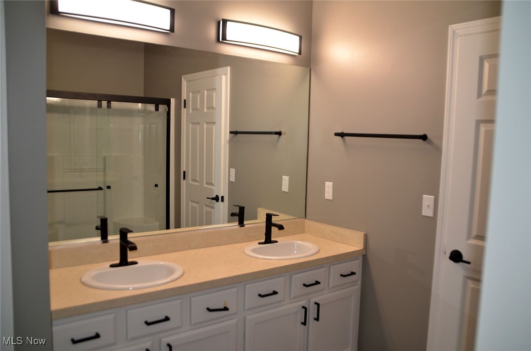 Charleston Place R-2 Developme - Residential Lease