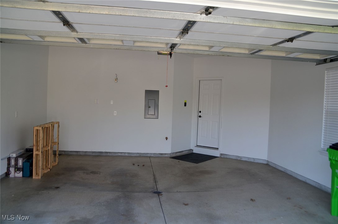 Charleston Place R-2 Developme - Residential Lease