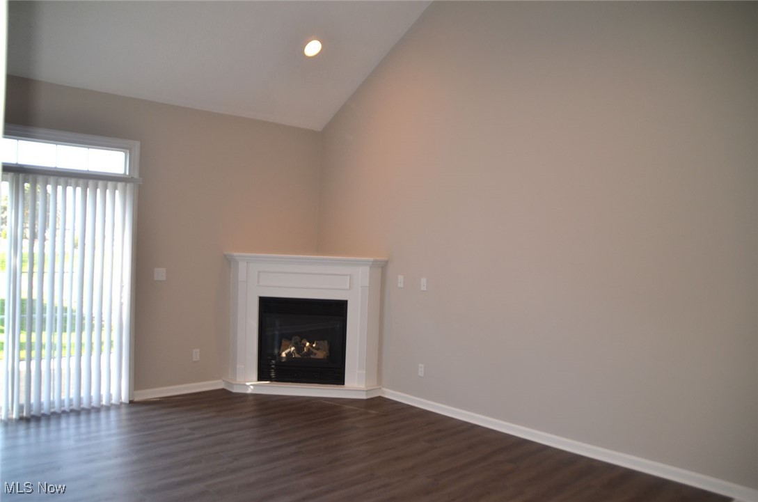 Charleston Place R-2 Developme - Residential Lease