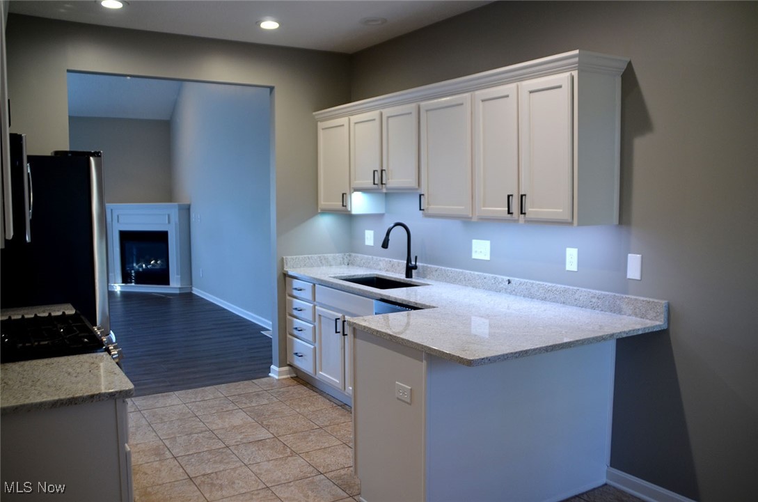 Charleston Place R-2 Developme - Residential Lease