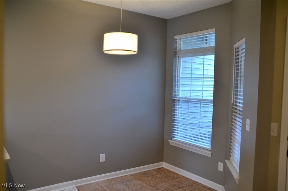 Charleston Place R-2 Developme - Residential Lease